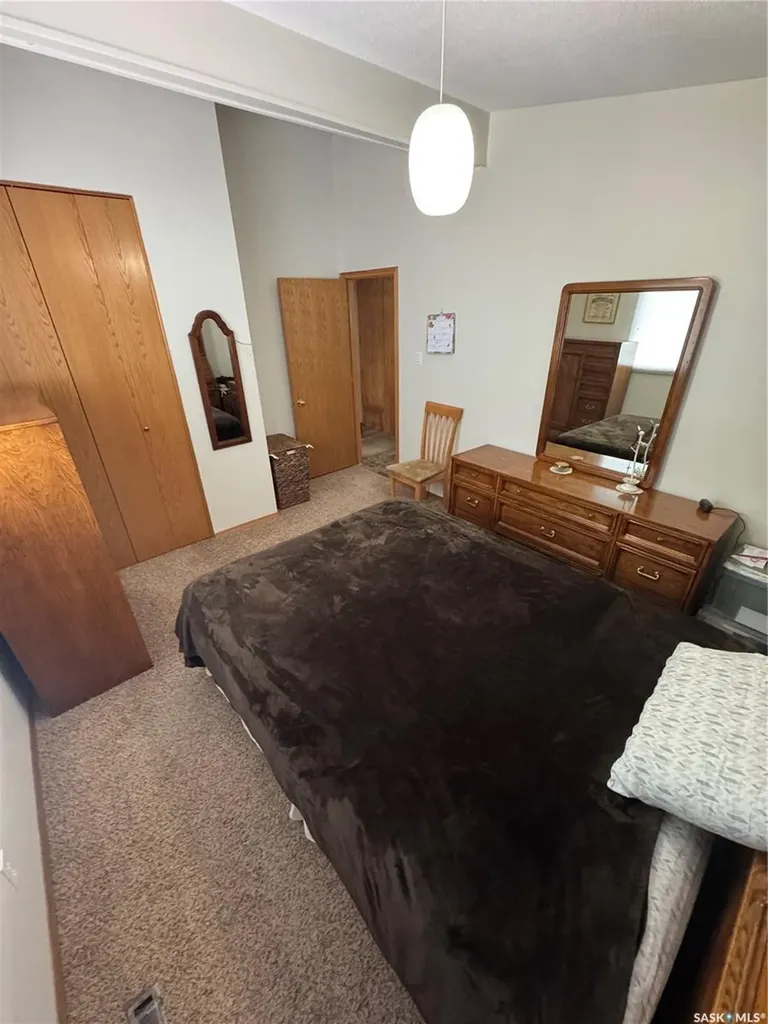112 Assiniboia Avenue Assiniboia SK S0H 0B0