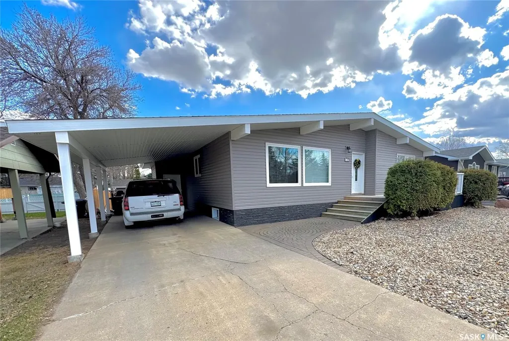 112 Assiniboia Avenue Assiniboia SK S0H 0B0