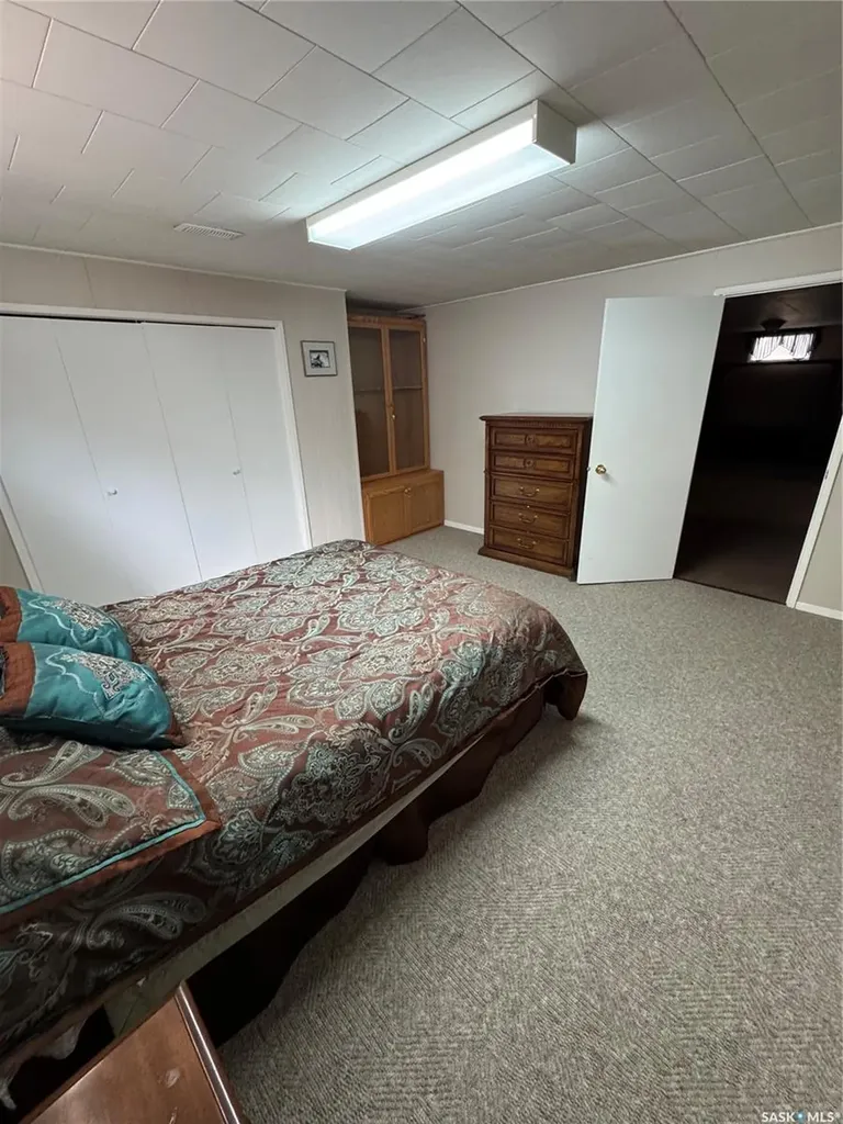 112 Assiniboia Avenue Assiniboia SK S0H 0B0