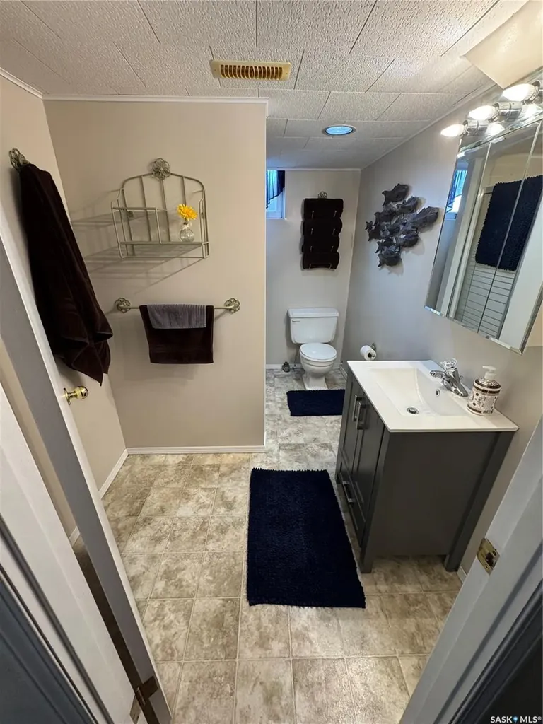 112 Assiniboia Avenue Assiniboia SK S0H 0B0