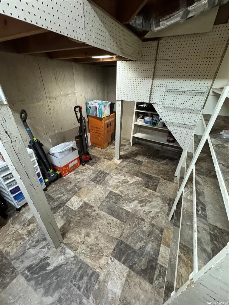 112 Assiniboia Avenue Assiniboia SK S0H 0B0