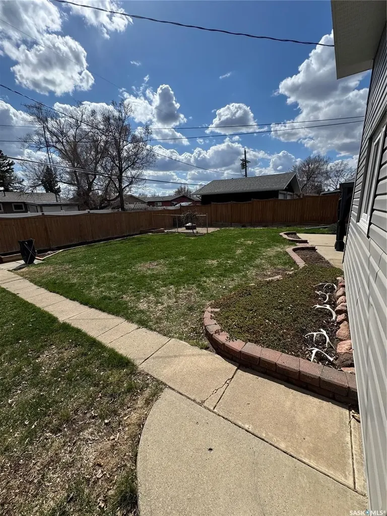 112 Assiniboia Avenue Assiniboia SK S0H 0B0