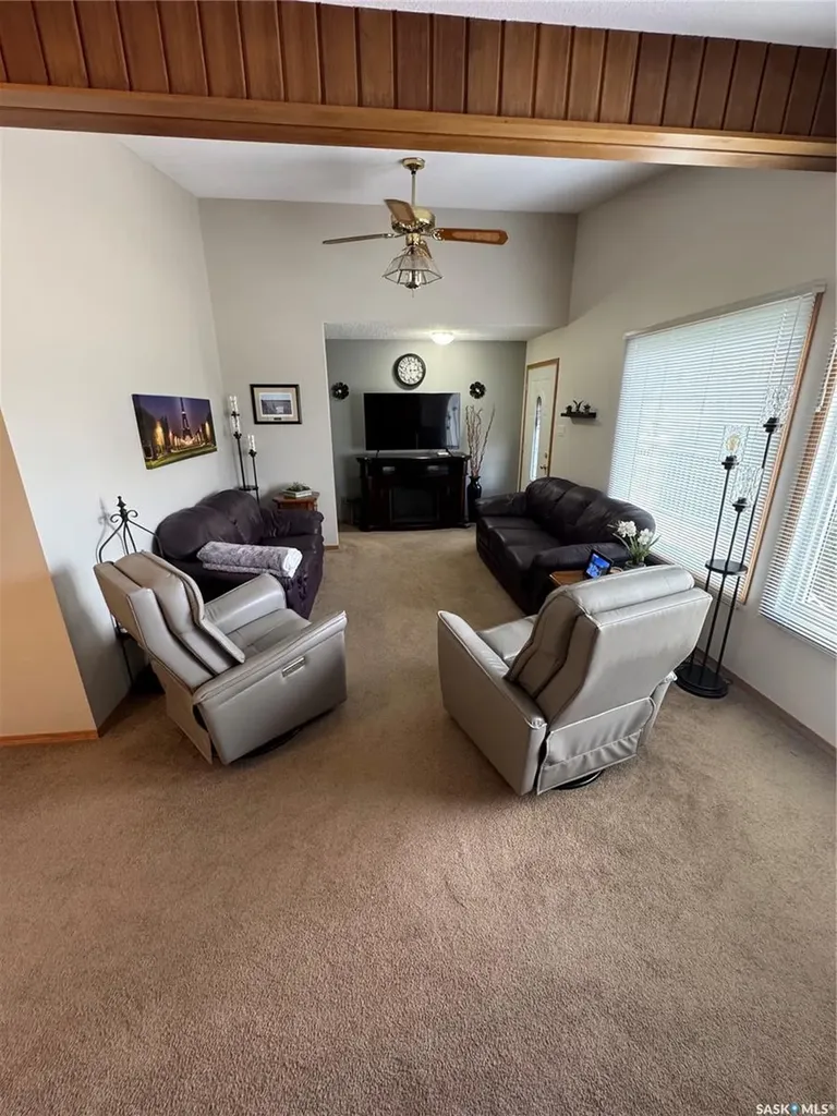 112 Assiniboia Avenue Assiniboia SK S0H 0B0