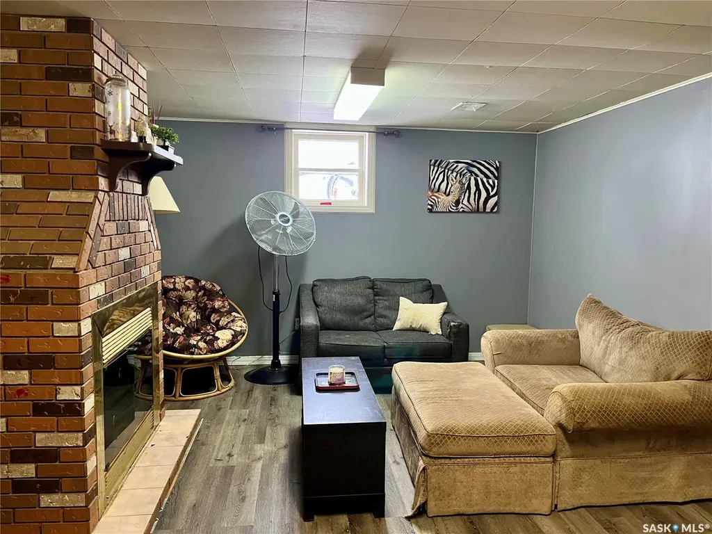 319 6th Avenue W Biggar SK S0K 0M0