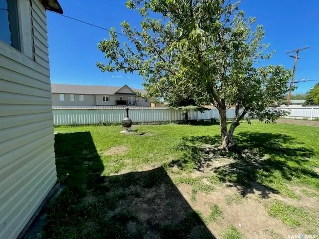 319 6th Avenue W Biggar SK S0K 0M0