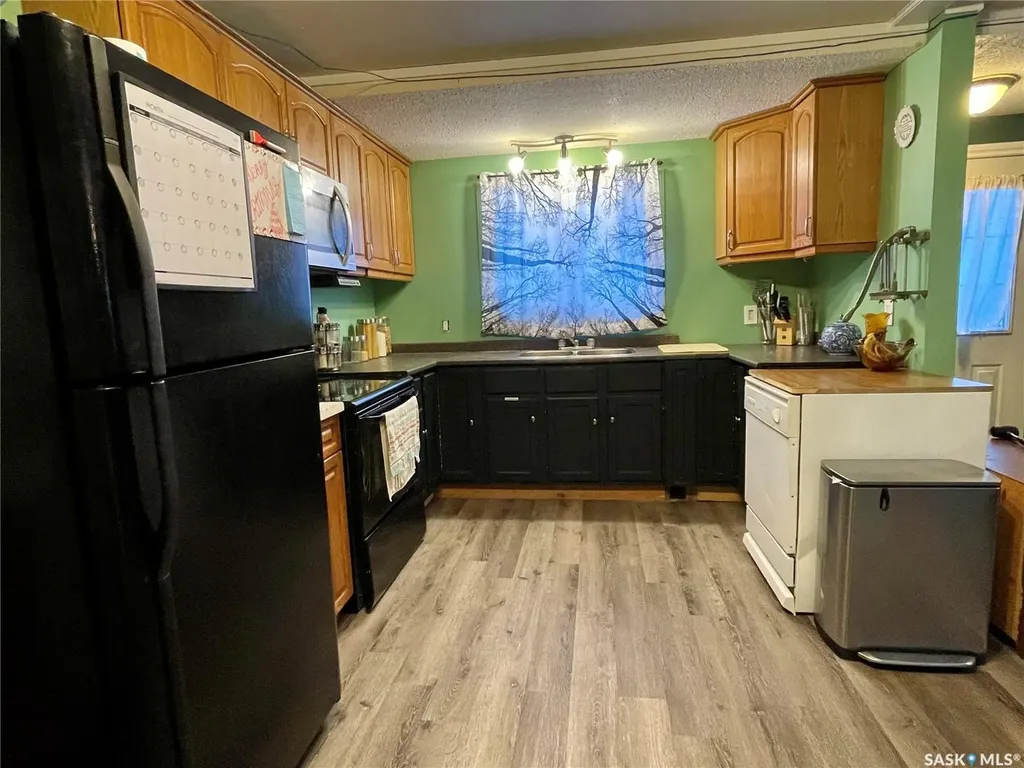 319 6th Avenue W Biggar SK S0K 0M0