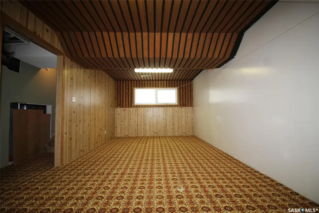 128 1st Street E Frontier SK S0N 0W0