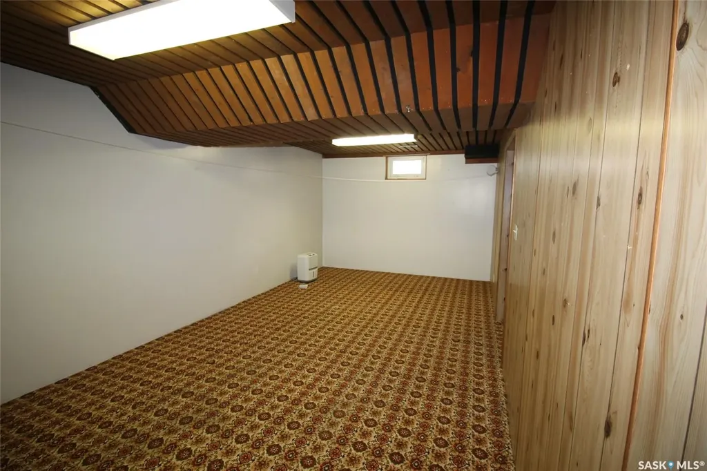 128 1st Street E Frontier SK S0N 0W0