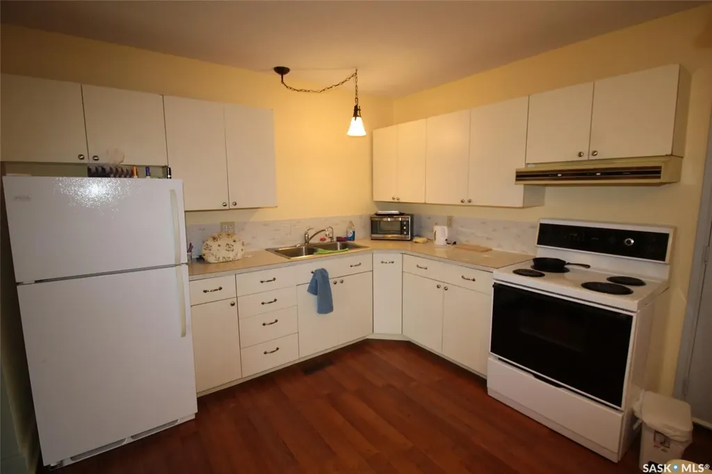 128 1st Street E Frontier SK S0N 0W0