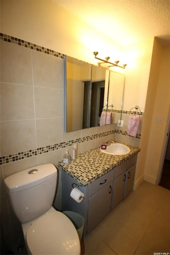 128 1st Street E Frontier SK S0N 0W0