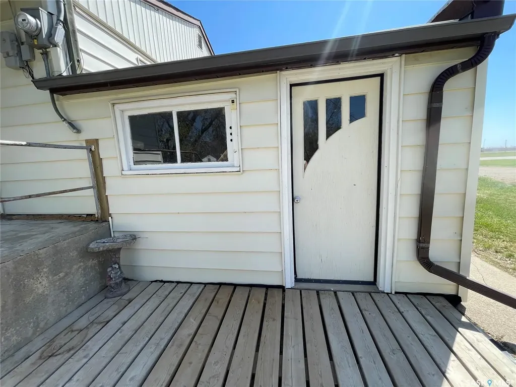 104 1st Avenue W Coleville SK S0L 0K0