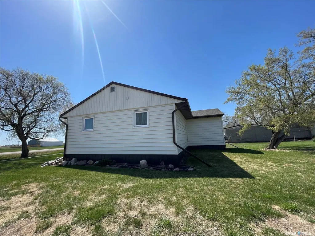 104 1st Avenue W Coleville SK S0L 0K0
