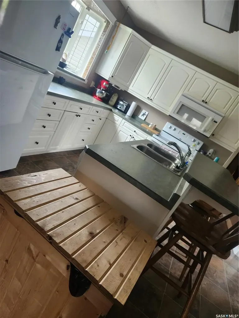 513 Hudson Street Hudson Bay SK S0E 0Y0