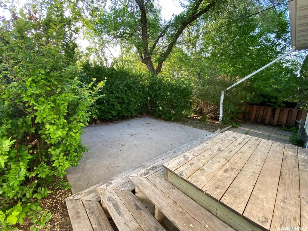 320 2 Street E Carnduff SK S0C 0S0