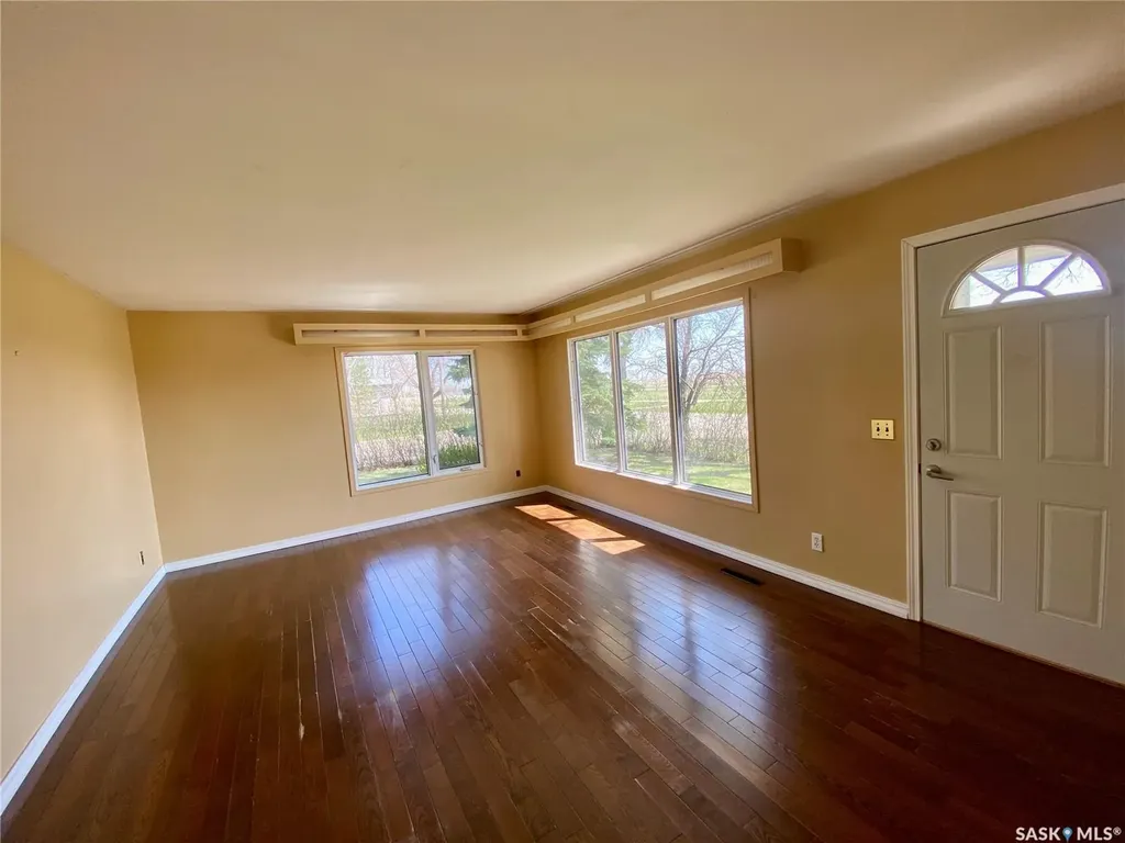 320 2 Street E Carnduff SK S0C 0S0