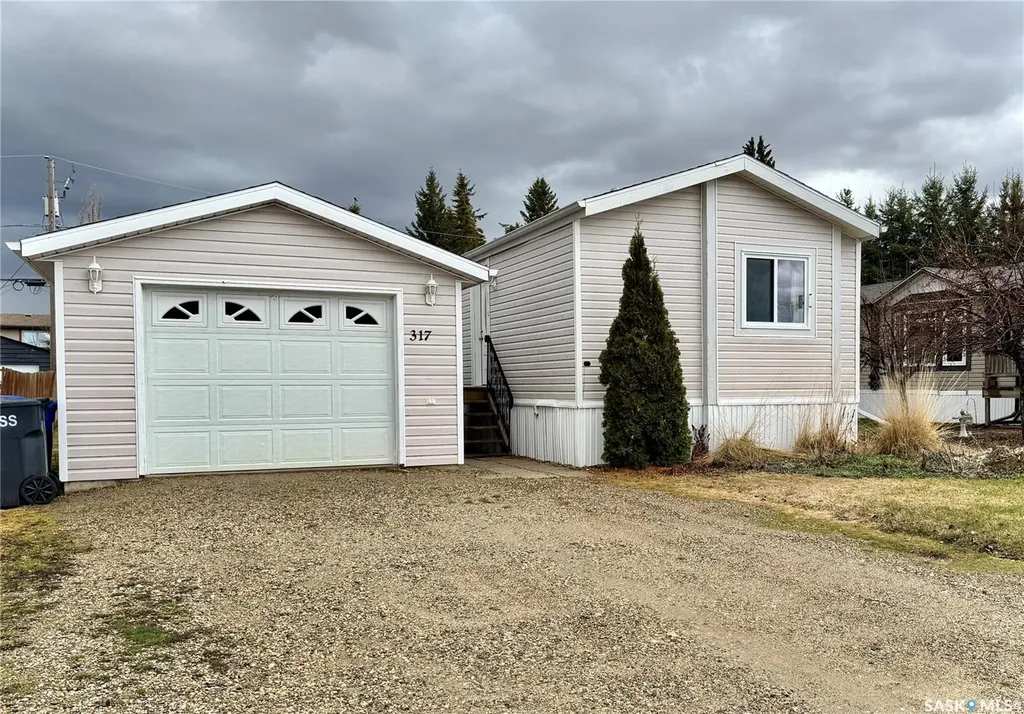 317 Riedel Avenue E Langenburg SK S0A 2A0