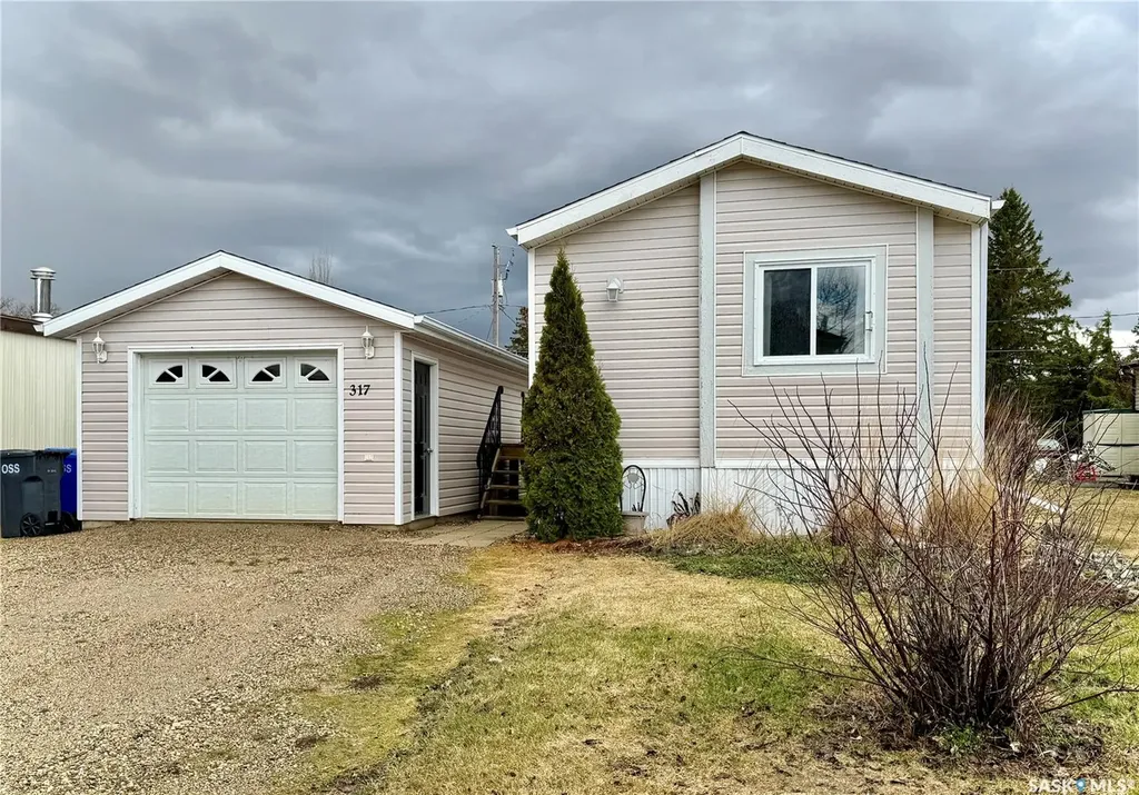 317 Riedel Avenue E Langenburg SK S0A 2A0