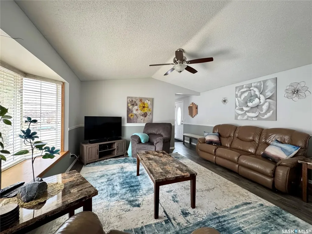 317 Riedel Avenue E Langenburg SK S0A 2A0