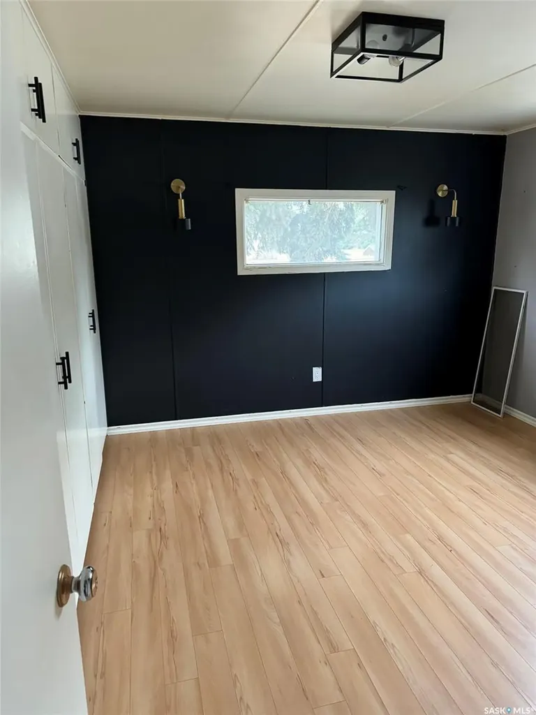 4567 Price Avenue Gull Lake SK S0N 1A0