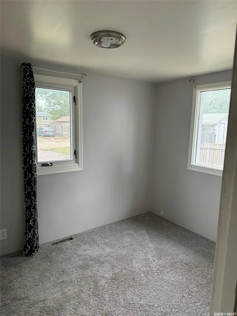 4567 Price Avenue Gull Lake SK S0N 1A0