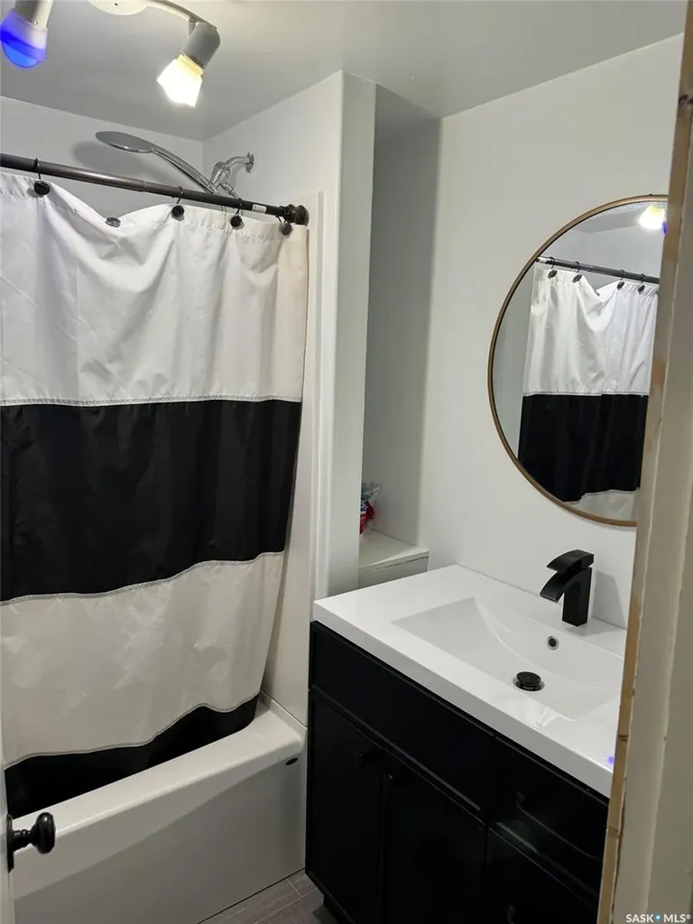 4567 Price Avenue Gull Lake SK S0N 1A0