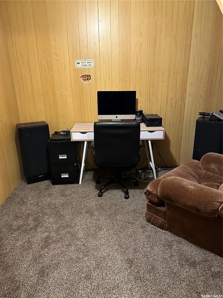 4567 Price Avenue Gull Lake SK S0N 1A0