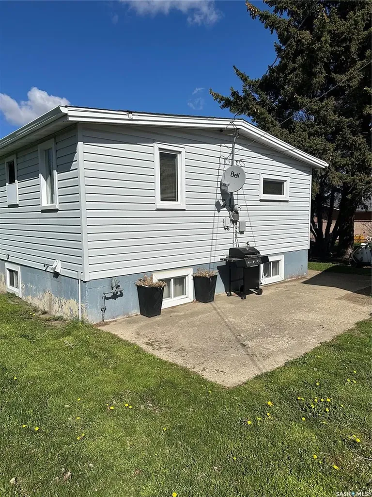 4567 Price Avenue Gull Lake SK S0N 1A0