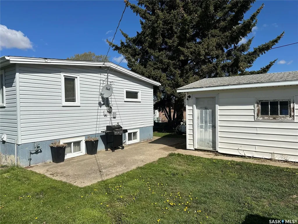 4567 Price Avenue Gull Lake SK S0N 1A0