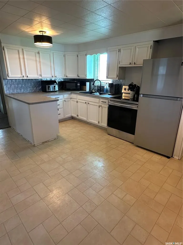 4567 Price Avenue Gull Lake SK S0N 1A0