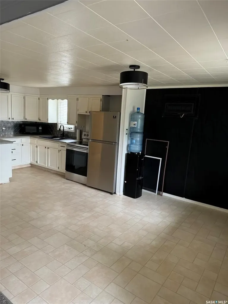 4567 Price Avenue Gull Lake SK S0N 1A0