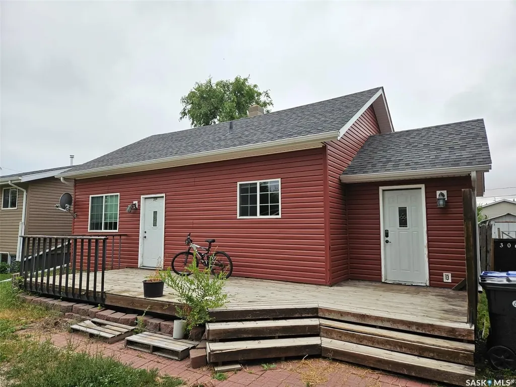 308 4th Street Carlyle SK S0C 0R0