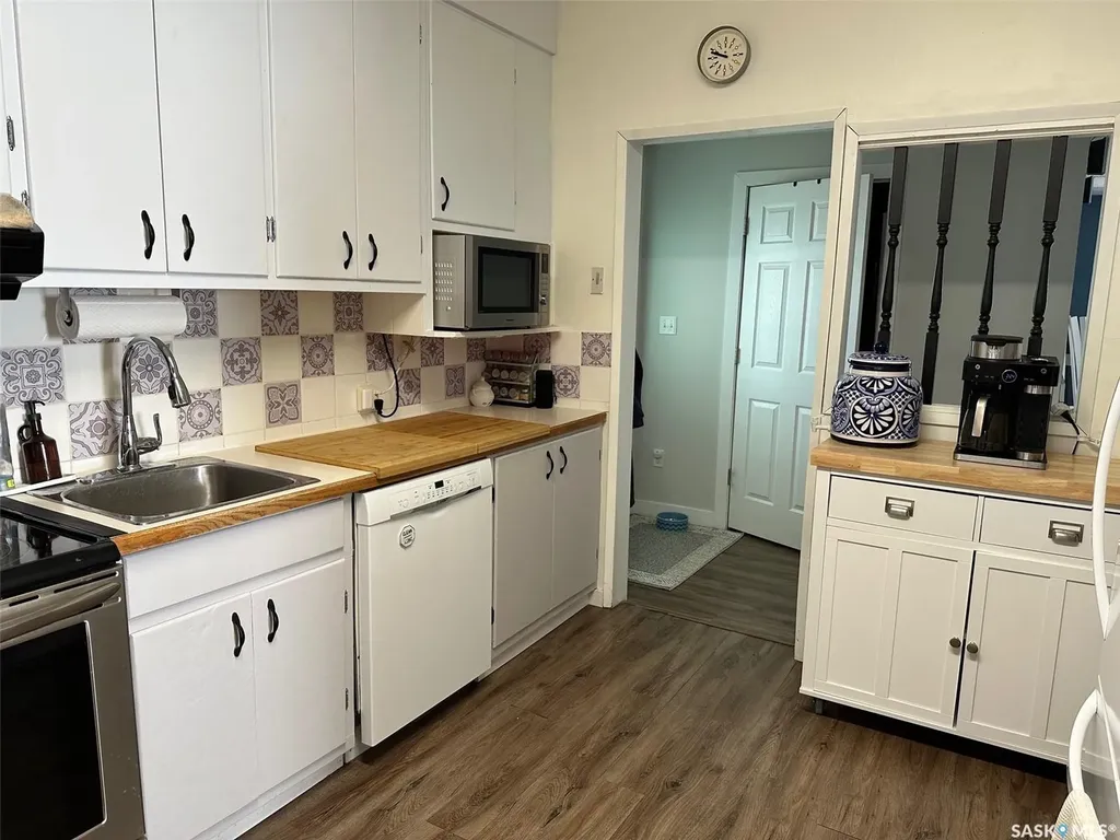 1217 2nd Street Estevan SK S4A 0M1