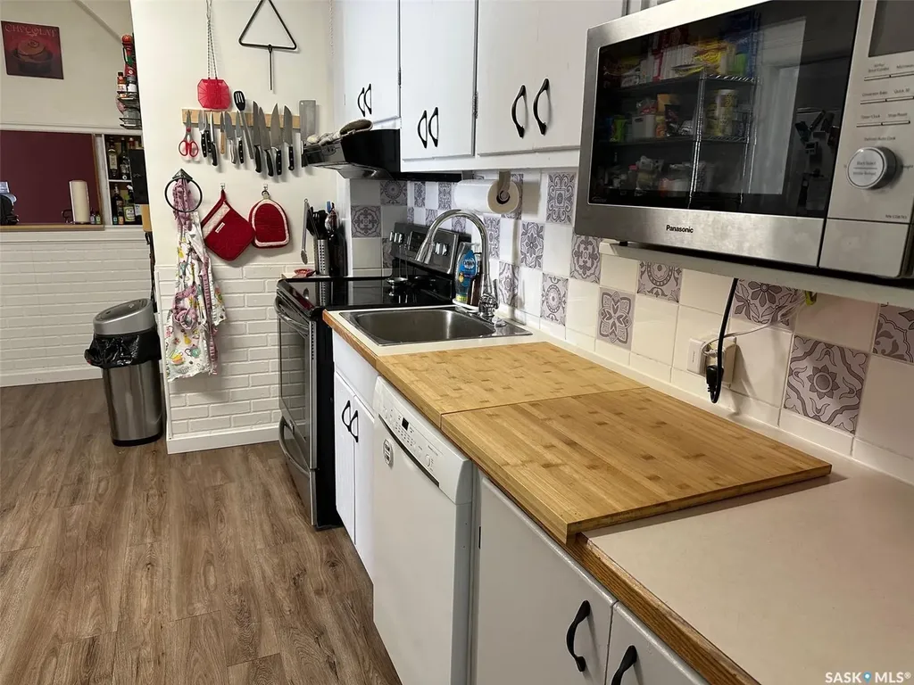 1217 2nd Street Estevan SK S4A 0M1