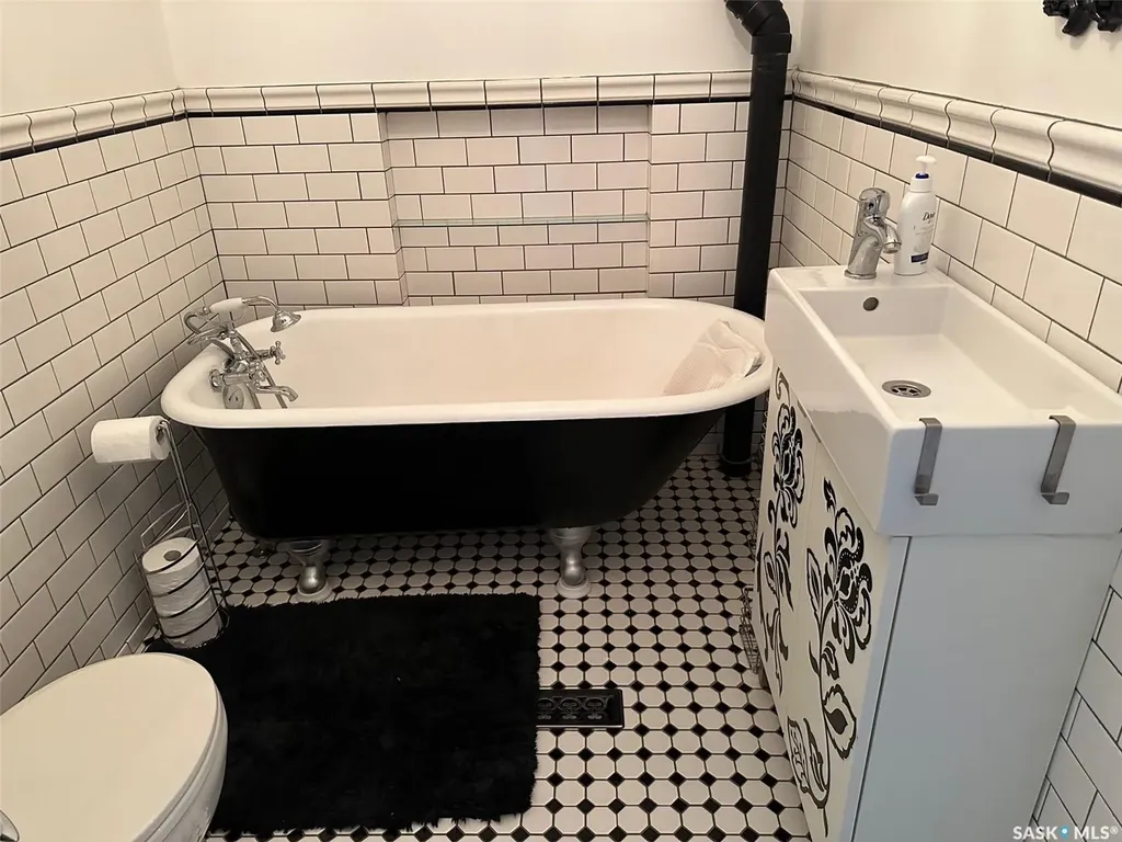 1217 2nd Street Estevan SK S4A 0M1