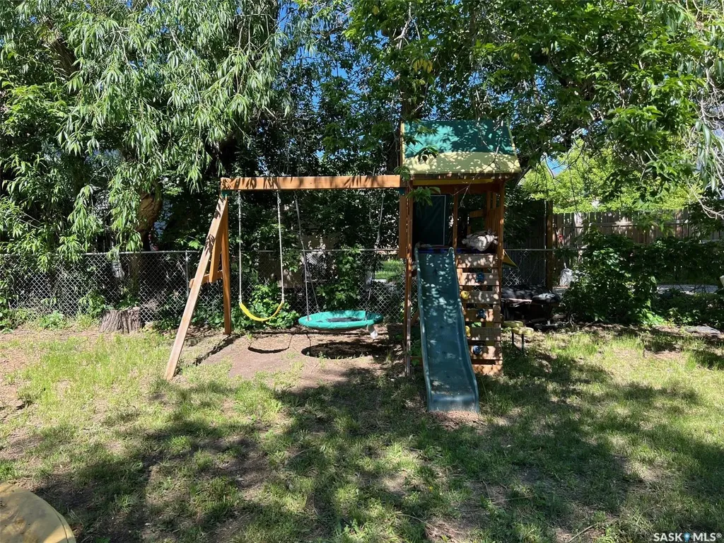 1217 2nd Street Estevan SK S4A 0M1