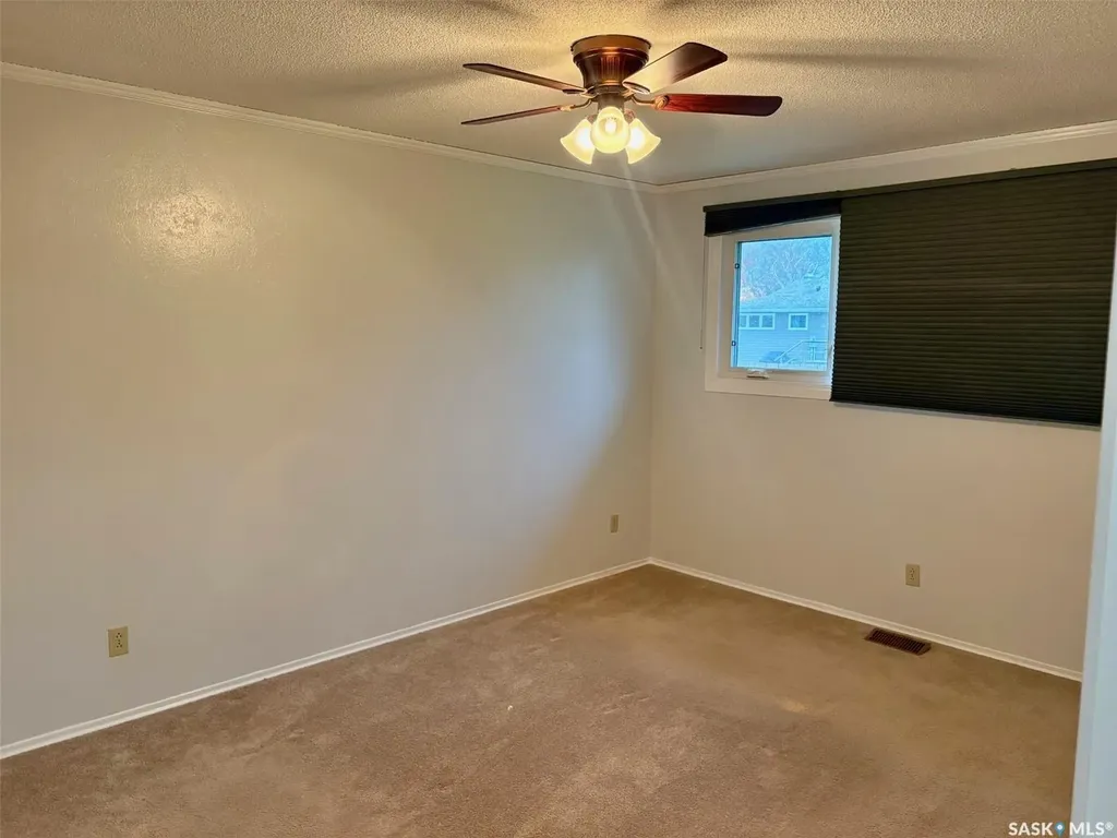 506 Grant Bay Esterhazy SK S0A 0X0