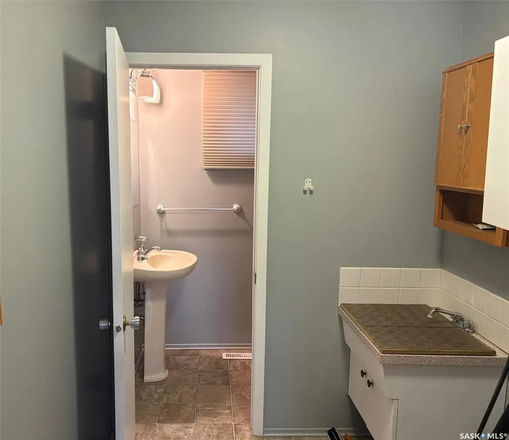 506 Grant Bay Esterhazy SK S0A 0X0