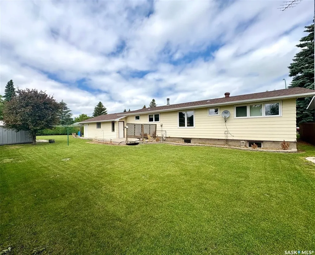 506 Grant Bay Esterhazy SK S0A 0X0