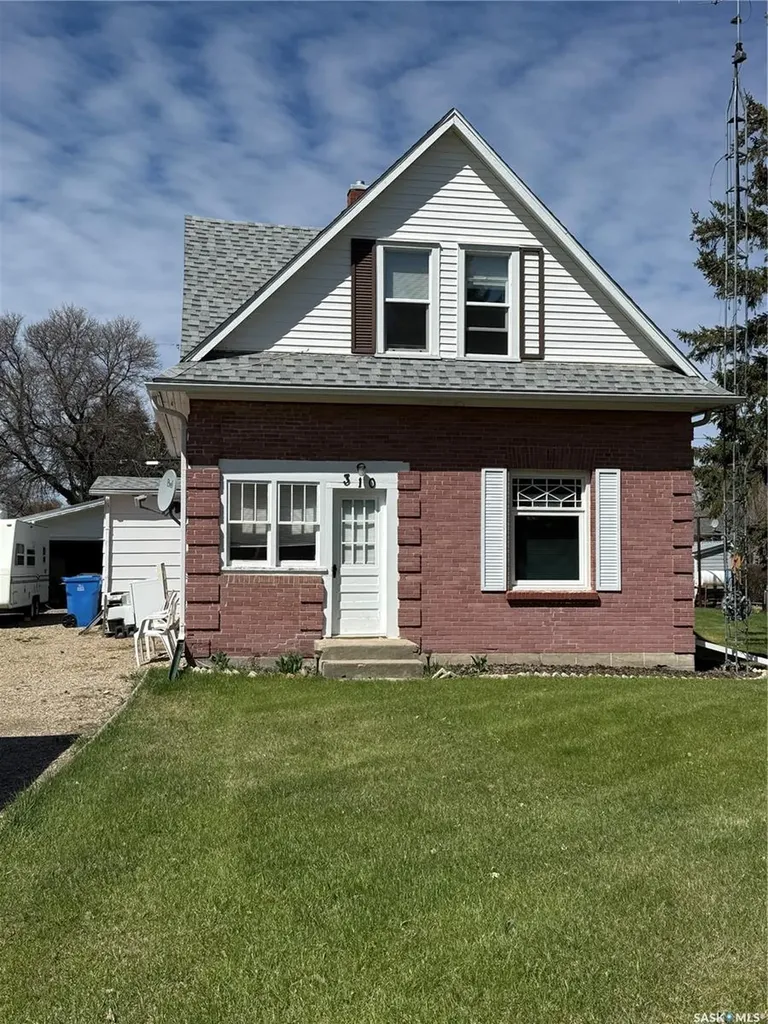 310 2nd Street W Carnduff SK S0C 0S0