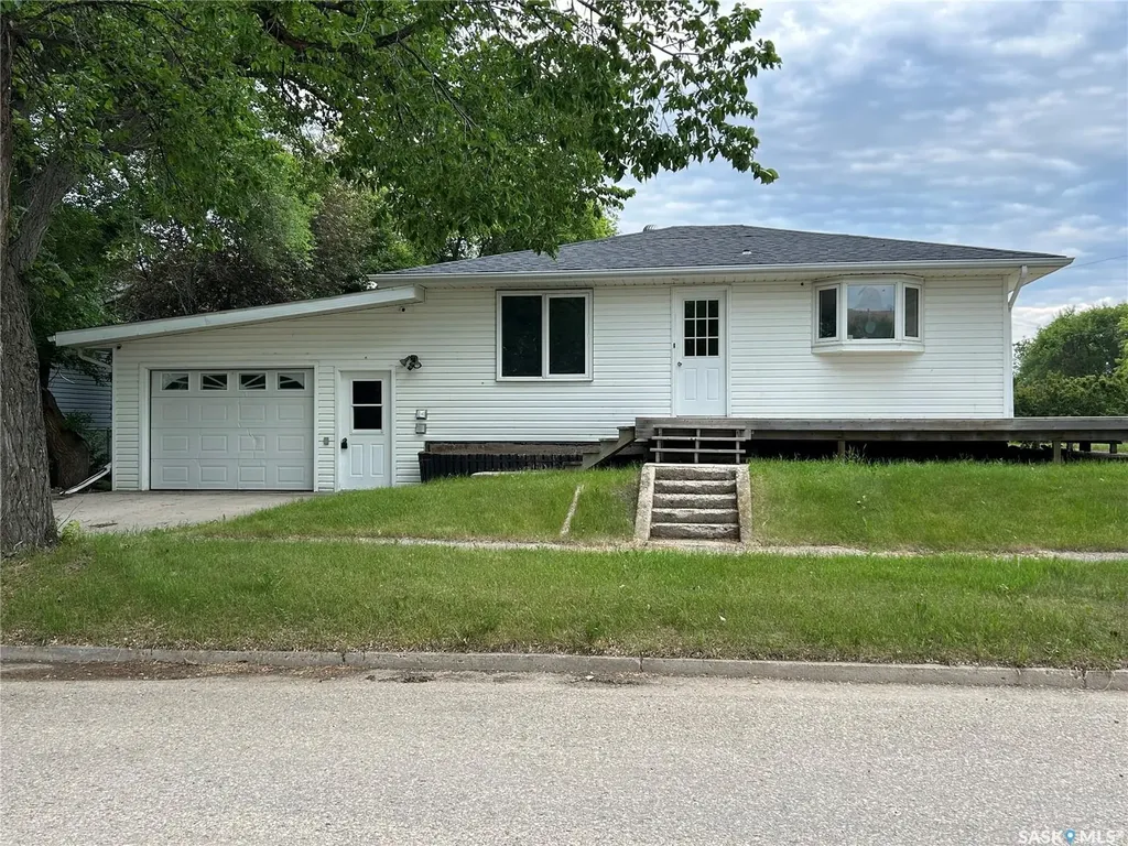 516 First Avenue E Lampman SK S0C 1N0