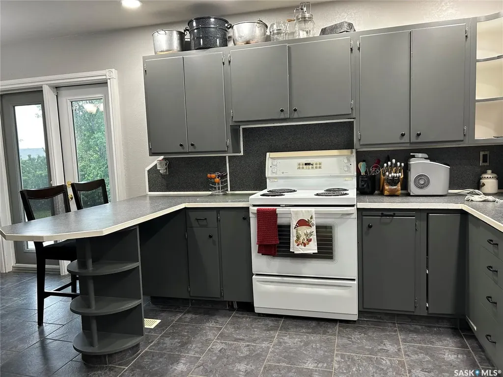 516 First Avenue E Lampman SK S0C 1N0