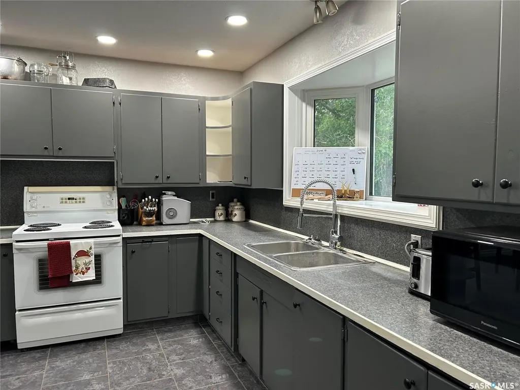 516 First Avenue E Lampman SK S0C 1N0