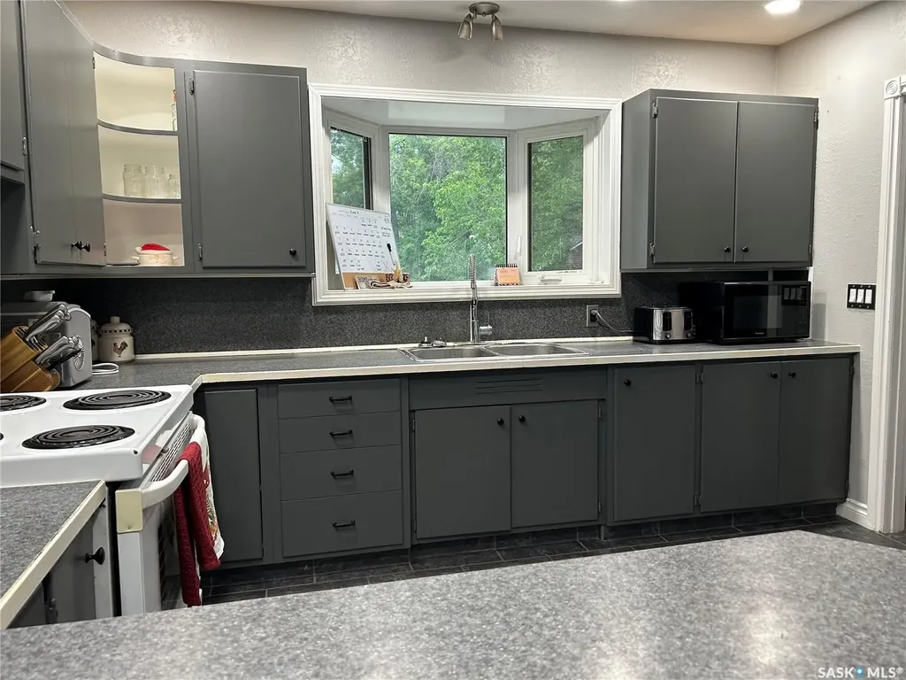 516 First Avenue E Lampman SK S0C 1N0