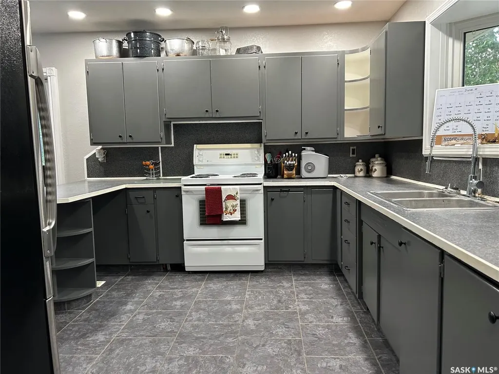 516 First Avenue E Lampman SK S0C 1N0