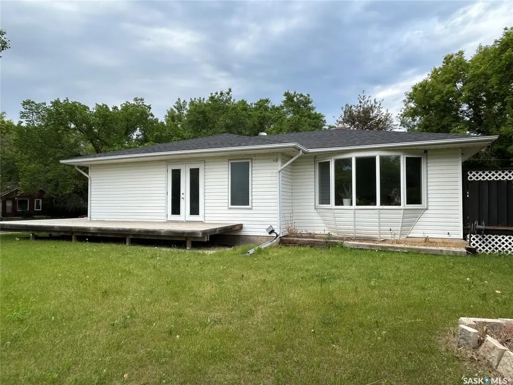 516 First Avenue E Lampman SK S0C 1N0