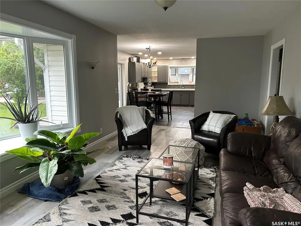 516 First Avenue E Lampman SK S0C 1N0