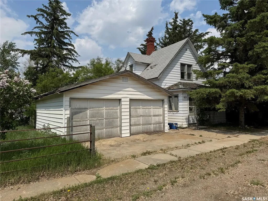 823 Main Street Holdfast SK S0G 2H0