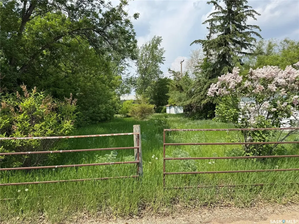 823 Main Street Holdfast SK S0G 2H0