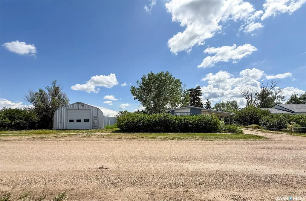 114-116 1st Street E Climax SK S0N 0N0