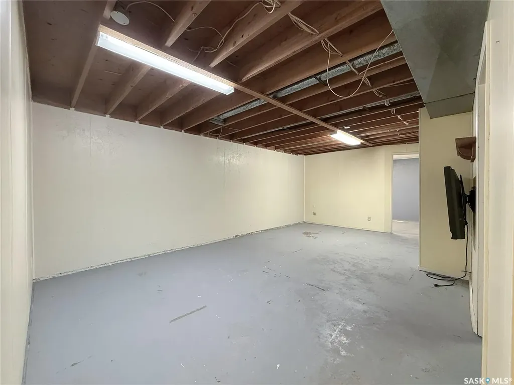 114-116 1st Street E Climax SK S0N 0N0